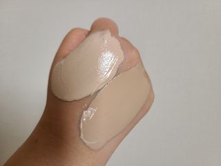아이앤립 / EYENLIP 아이앤립 루센트 비비크림 2 Color — 3.5점을 준 리뷰어가 2021년 7월 올린 사용 사진