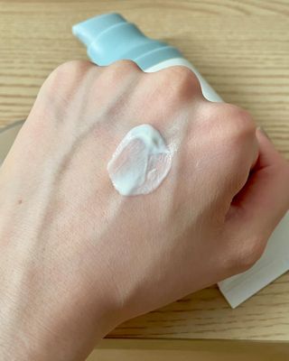 [스킨1004] 마다가스카르 센텔라 히알루-시카 워터핏 선세럼 50ml — 5점을 준 리뷰어가 2024년 5월 올린 사용 사진