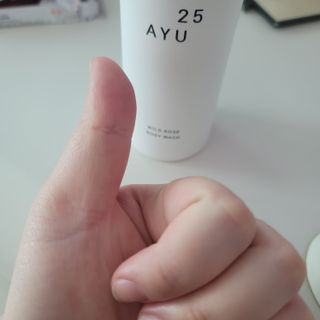 AYU25[아유트웬티파이브]피부 진정, 보습 와일즈 로즈 바디워시 — 5점을 준 리뷰어가 2021년 4월 올린 사용 사진