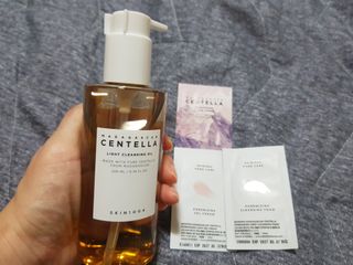 스킨1004 [SKIN1004] 마다가스카르 센텔라 라이트 클렌징 오일 200ml — 5점을 준 리뷰어가 2024년 8월 올린 사용 사진