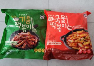 [푸딩팩토리] 떡볶이 베스트 2종_옛날 국물떡볶이 570g / 할매 기름 떡볶이  570g — 4점을 준 리뷰어가 2022년 5월 올린 사용 사진