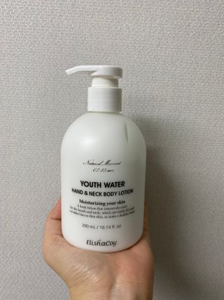 엘리샤코이 유스워터 핸드 앤 넥 멀티 바디로션 — 4점을 준 리뷰어가 2021년 1월 올린 사용 사진