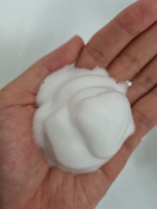 아미퓨어 [라이브] 피부장벽 강화를 위한 머랭 버블 클렌저 천연계면활성제로 온가족 사용가능 — 5점을 준 리뷰어가 2021년 6월 올린 사용 사진