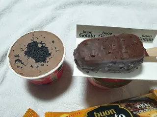롯데제과 본젤라또 비스킷&바닐라카라멜바, 본젤라또 베리쇼콜라컵 — 5점을 준 리뷰어가 2021년 12월 올린 사용 사진