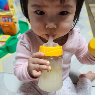 유비맘 PPSU 젖병 노꼭지_200ml_컬러 랜덤 발송 — 4.5점을 준 리뷰어가 2021년 1월 올린 사용 사진
