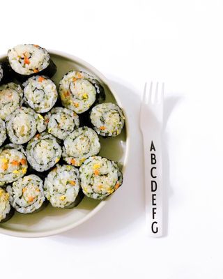 해풀잎 누구나 김밥*1ea [(혼합야채 35g *1ea,  김밥김 (5g, 5ea),  양념간장 (6g, 5ea), 참기름(5g, 2ea)] — 4점을 준 리뷰어가 2022년 5월 올린 사용 사진