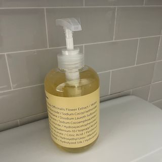 빅그린 카렌듈라(지성두피용)&시카(중건성두피용)탈모샴푸500ml-택1,빅그린 프리미어바이옴탈모앰플팩 60ml — 4.5점을 준 리뷰어가 2023년 1월 올린 사용 사진