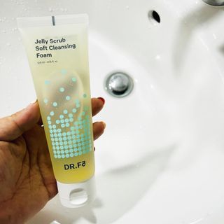닥터에프파이브 젤리스크럽 소프트 클렌징폼 120ml — 5점을 준 리뷰어가 2022년 5월 올린 사용 사진