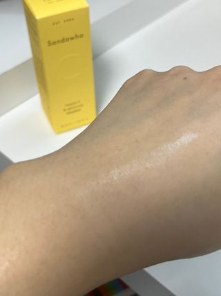 스킨큐어 산다화 비타민c 화이트닝 에센스 30ml — 5점을 준 리뷰어가 2023년 12월 올린 사용 사진