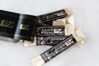 헬스업_천명진프리미엄홍삼스틱_10ml x 30포 — 5점을 준 리뷰어가 2021년 1월 올린 사용 사진