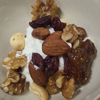 숲골 꾸덕꾸덕 그릭요거트 150g 2개 — 5점을 준 리뷰어가 2021년 11월 올린 사용 사진