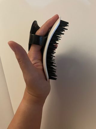 온가족 시원한샴푸 깨끗한두피 샴푸브러쉬 두피스케일링 히트팡블랙에디션 — 5점을 준 리뷰어가 2021년 8월 올린 사용 사진
