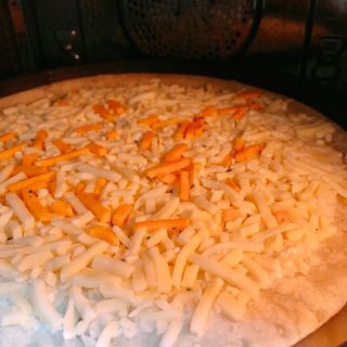 [푸딩팩토리] 10인치 씬피자 3종 택2_베샤멜 고르곤졸라/불고기/고르곤졸라 — 5점을 준 리뷰어가 2022년 5월 올린 사용 사진