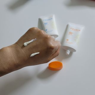 [후르디아] 혼합자차 선 에센스+톤업 선크림 2종 — 4점을 준 리뷰어가 2021년 6월 올린 사용 사진