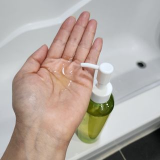 스킨큐어 산다화 순한 클렌징 동백 오일 200ml — 5점을 준 리뷰어가 2023년 4월 올린 사용 사진