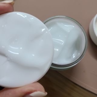 김정문알로에 큐어 큐어 알로에 리프레쉬 젤리 세럼, 큐어 알로에 하이드로 젤리 크림 — 5점을 준 리뷰어가 2021년 2월 올린 사용 사진