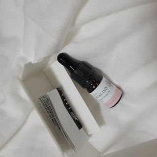 라라로즈데이 시즌2 천연 아로마오일 Y존 케어 속옷향수 이너퍼퓸 5ml  여성의 자존감을 UP시키자 — 5점을 준 리뷰어가 2021년 9월 올린 사용 사진
