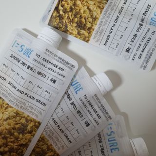 다미즐 [아이슈어] 맛있는 관리의 시작 그래놀라 풀믹스 쉐이크 4종 택 1/7일분/초콜릿, 고구마, 곡물, 바나나 — 5점을 준 리뷰어가 2021년 4월 올린 사용 사진