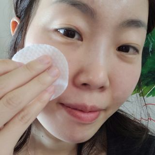 오투에니원 화이트 스완 갈락토미세스 비타민 C 필링 패드 60매 — 5점을 준 리뷰어가 2022년 12월 올린 사용 사진