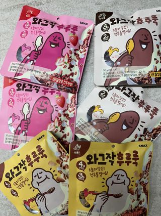 스낵스 와그작후루룩 3종_카카오2봉+아몬드2봉+딸기2봉 (총 6봉) — 5점을 준 리뷰어가 2024년 3월 올린 사용 사진