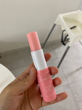 스킨큐어 산다화 카멜리아 안티 링클 멀티밤 — 3.5점을 준 리뷰어가 2022년 11월 올린 사용 사진