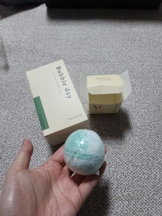 버블데이 아로마/과일 거품 입욕제 — 5점을 준 리뷰어가 2021년 7월 올린 사용 사진