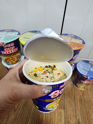 NISSIN 닛신 컵누들  4종 - 씨푸드오리지날, 씨푸드 스파이시, 씨푸드 커리, 씨푸드 XO소스 — 5점을 준 리뷰어가 2022년 12월 올린 사용 사진
