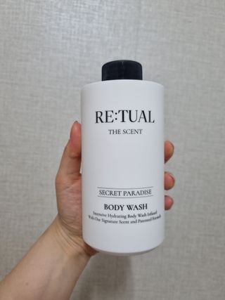 레츄얼 더 센트 바디워시 시크릿 파라다이스(500ml) — 5점을 준 리뷰어가 2022년 7월 올린 사용 사진