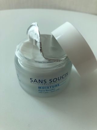 산수시 아쿠아 베네핏 24h 수부지 물광 속건조 수분크림 50ml — 5점을 준 리뷰어가 2021년 6월 올린 사용 사진