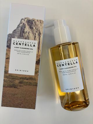 스킨1004 [SKIN1004] 마다가스카르 센텔라 라이트 클렌징 오일 200ml — 5점을 준 리뷰어가 2024년 8월 올린 사용 사진
