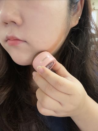 [크리스앤릴리] 돔-글 컨투어링 블러셔 — 5점을 준 리뷰어가 2022년 8월 올린 사용 사진