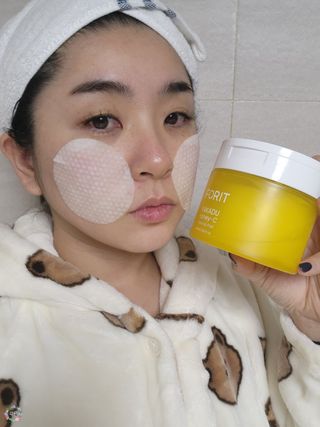 [포잇] 카카두허니씨 미백 톤업패드 190ml 60매 *1개 — 5점을 준 리뷰어가 2023년 1월 올린 사용 사진