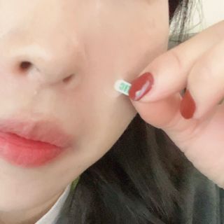 [큐어반H 스팟] 자외선 99프로 차단되는 스틱타입 스팟밴드(1팩 / 66매입) — 5점을 준 리뷰어가 2022년 11월 올린 사용 사진