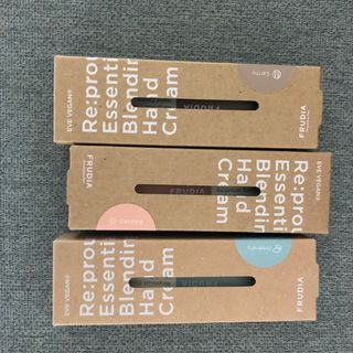 [후르디아] 끈적임 없는 착한성분 비건  핸드크림 3종 — 5점을 준 리뷰어가 2021년 10월 올린 사용 사진