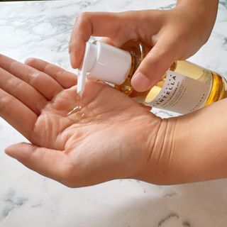 스킨1004 [SKIN1004] 마다가스카르 센텔라 라이트 클렌징 오일 200ml — 5점을 준 리뷰어가 2024년 7월 올린 사용 사진