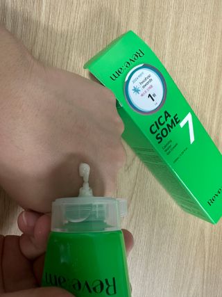 나우_ [리브엠] 화해 Best pick! 진정천재! 시카좀 카밍 워터 젤 크림 — 5점을 준 리뷰어가 2025년 5월 올린 사용 사진