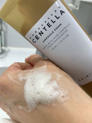 스킨1004 [SKIN1004] 마다가스카르 센텔라 앰플 폼 125ml — 5점을 준 리뷰어가 2024년 8월 올린 사용 사진