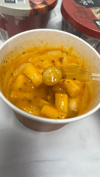 나우  [요리궁리] B타입 ( 매콤, 치즈, 매콤까르보 ) 꽃떡볶이 6개입 세트 — 5점을 준 리뷰어가 2025년 3월 올린 사용 사진