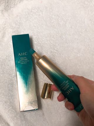 [NEW 탄력유턴 아이크림] AHC 유스 래스팅 리얼 아이크림 포 페이스 — 5점을 준 리뷰어가 2021년 2월 올린 사용 사진