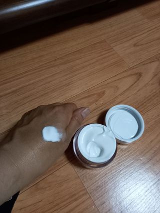 랑스레 매직피치 화이트닝 파워 화이트닝크림 — 5점을 준 리뷰어가 2021년 4월 올린 사용 사진
