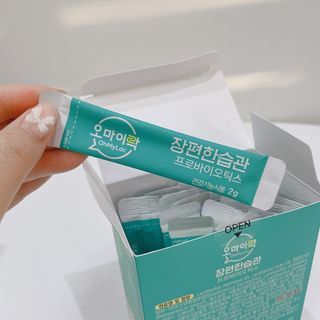 [유산균] 오마이락 장편한습관 프로바이오틱스 30P — 4.5점을 준 리뷰어가 2022년 12월 올린 사용 사진