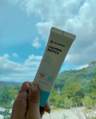 리더스코스메틱 리더스 카밍 바이오틱스 선 에센스 SPF 50+ PA++++ — 5점을 준 리뷰어가 2022년 8월 올린 사용 사진