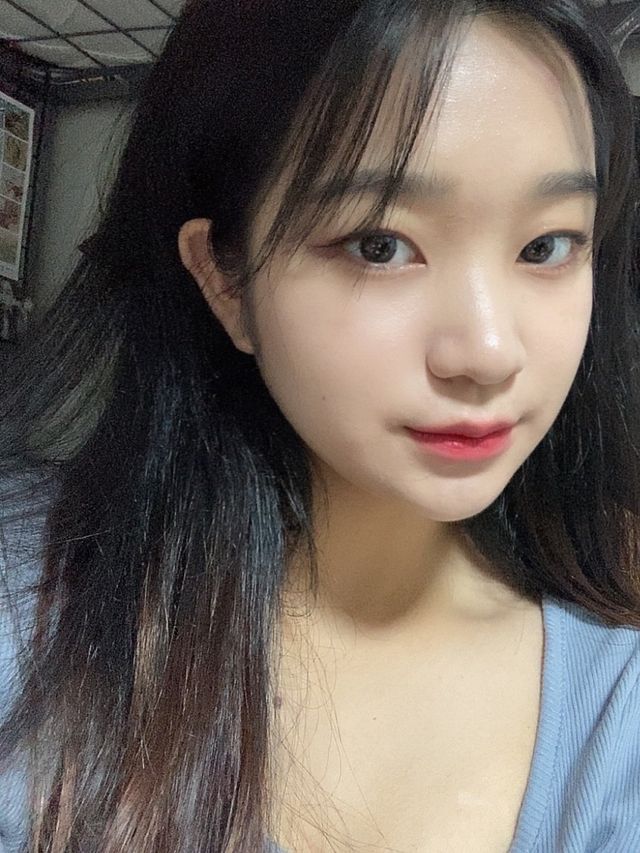 위뜨 글로시 레이어 쿠션 리뷰 사진