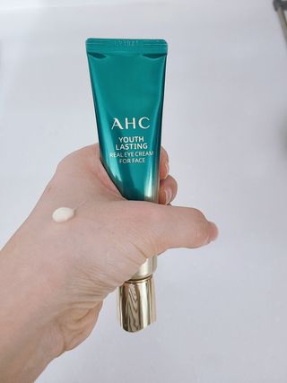 [NEW 탄력유턴 아이크림] AHC 유스 래스팅 리얼 아이크림 포 페이스 — 5점을 준 리뷰어가 2021년 1월 올린 사용 사진