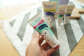 닥터데디스 안심저불소 키즈치약 (라즈베리, 청포도향 중 택 1) 60g +  여행용 미니 치약 15g — 5점을 준 리뷰어가 2022년 11월 올린 사용 사진
