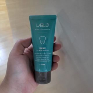 치과에서 쓰는 치약 _ 라벨제로 저불소 꼬마, 키즈, 유아, 베이비, 주니어 안전한 어린이치약 — 4점을 준 리뷰어가 2023년 3월 올린 사용 사진