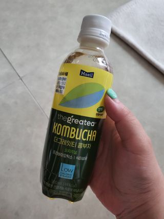 더그레잇티 콤부차 [매일유업] 더그레잇티 44kcal 콤부차 300ml *12개입 (오리지널 6개+베리리치 6개) — 4점을 준 리뷰어가 2023년 7월 올린 사용 사진