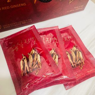 서울약사신협_프리미엄 6년근 홍삼진액_70mlx30포 — 5점을 준 리뷰어가 2021년 2월 올린 사용 사진