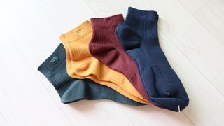 [사이즈가 있는 양말 필로이] 남/여 골지 발목 양말 4족 세트 남【S, M, L, XL】여【S, M, L】_컬러 랜덤 — 5점을 준 리뷰어가 2022년 6월 올린 사용 사진