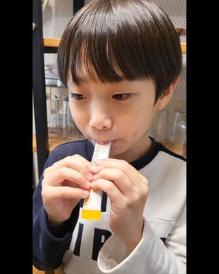 [이뮤니티플러스]우리아이 면역오키, 건강오키 _ 키즈오키 어린이홍삼 10포 1box — 4점을 준 리뷰어가 2022년 3월 올린 사용 사진